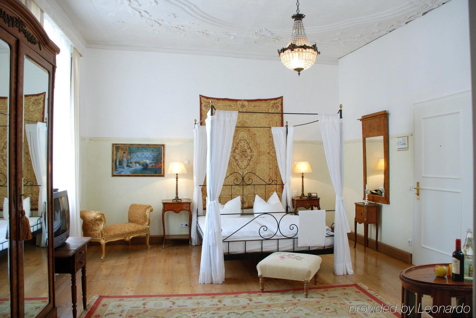 Hotel Orphee - Grosses Haus Regensburg Room photo